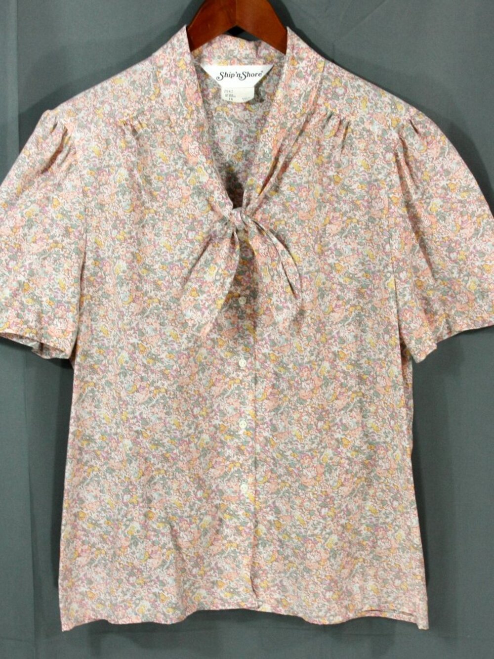Vintage Ship N Shore Floral Bow Tie Short Sleeve Shirt Secretary Blouse M 1970s